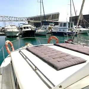 Boat Yacht Barcelona Hotel en barco Sant Adrià de Besòs