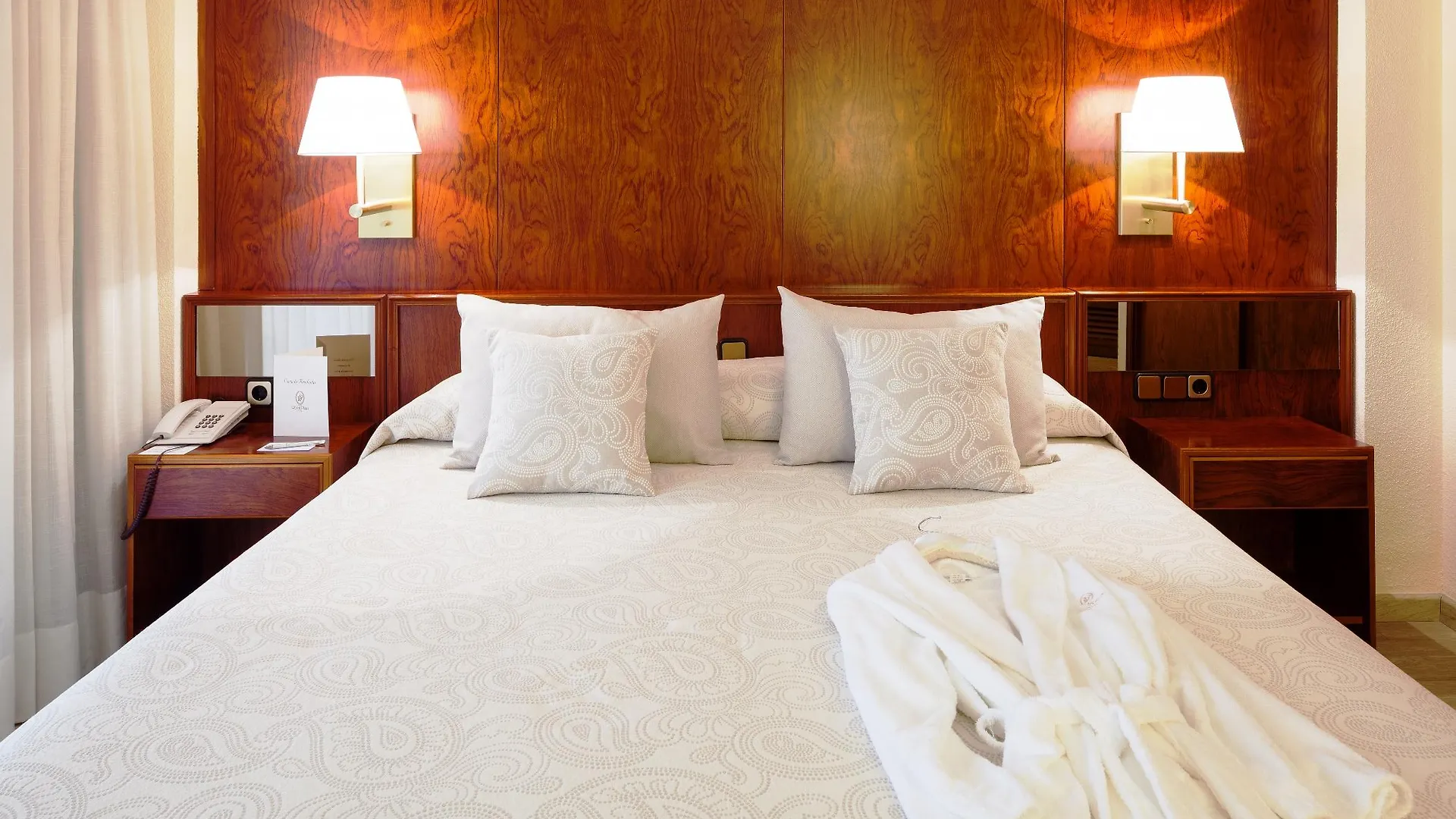 Hotel Royal Plaza Ibiza 4*,